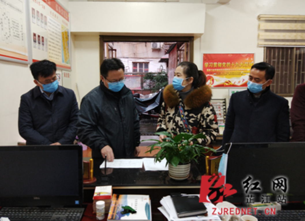  2月15日,县委副书记,县长王海涛前往社区督导疫情防控工作.